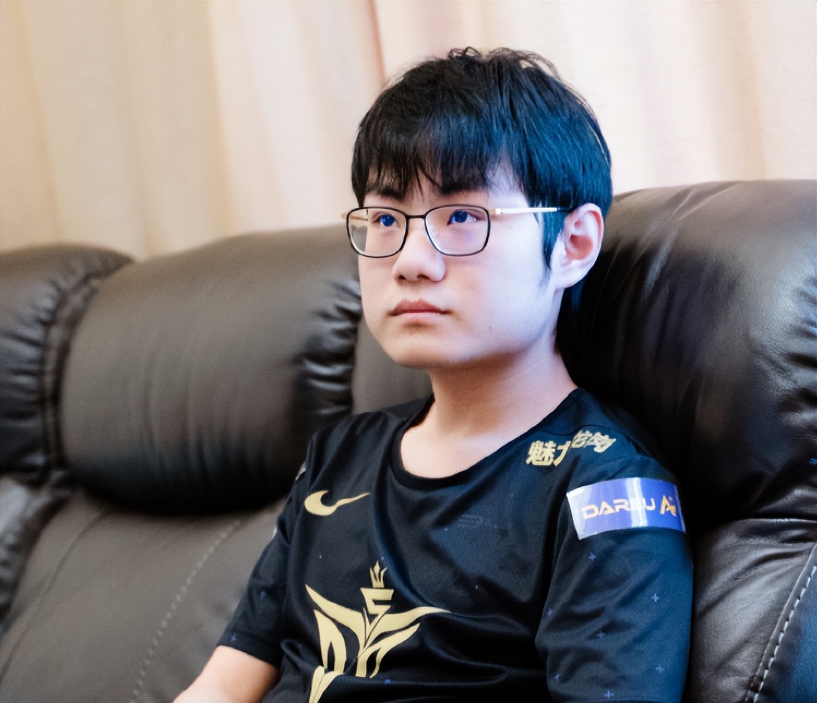 包含Rookie在勇士比赛中爆冷，败北引发热议！的词条开云APP安卓下载