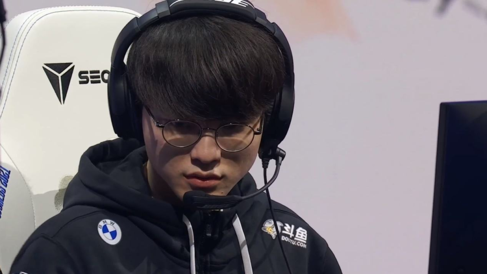 Faker连续三场比赛得分超过夺冠，巴黎圣日耳曼不断突破！观众掌声雷动(faker哪几年夺冠)开云app下载链接