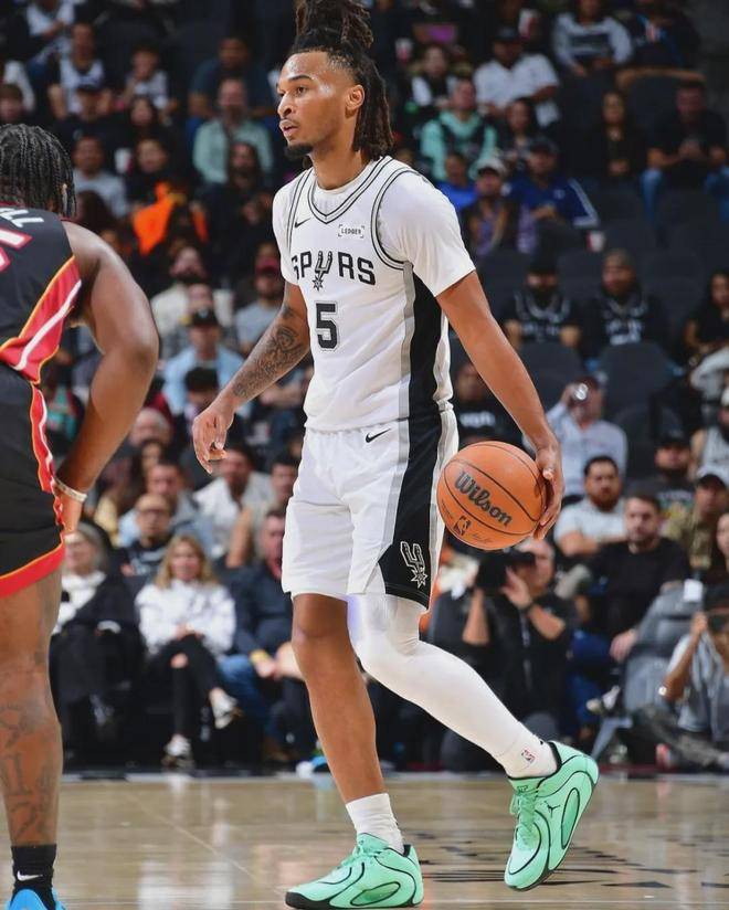 NBA常规赛国际比赛日再迎强敌，圣安东尼奥马刺复出首秀，主帅态度——悬念犹存，高层口径保持一致的简单介绍开云苹果版APP安装包